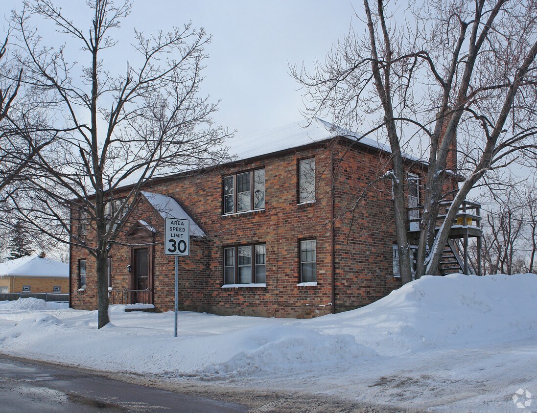 Foto principal - 33 Bernhardt Dr