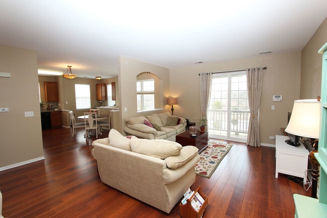 Foto del edificio - 260 Rosehall Dr