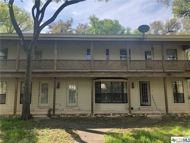Building Photo - 910 W McCarty Ln