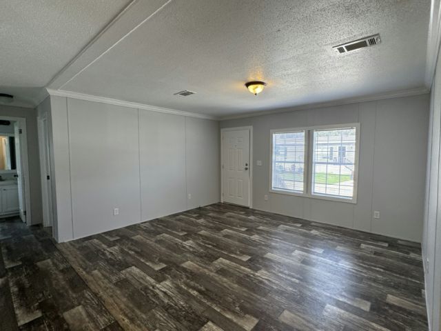 Building Photo - 9711 Linda Pl