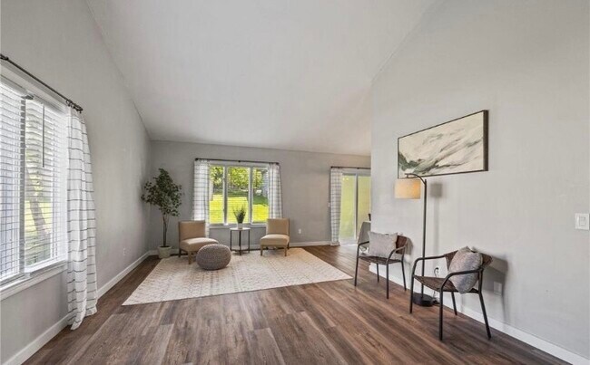 Foto del edificio - 1035 Fox Run Rd