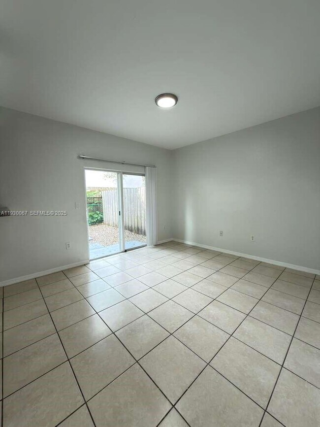 Foto del edificio - 1692 SE 9th Ave