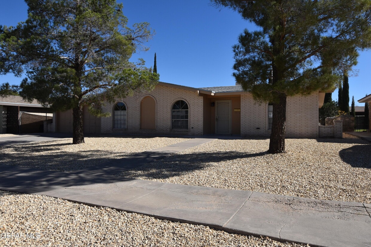 Foto principal - 1624 Vista Real Dr