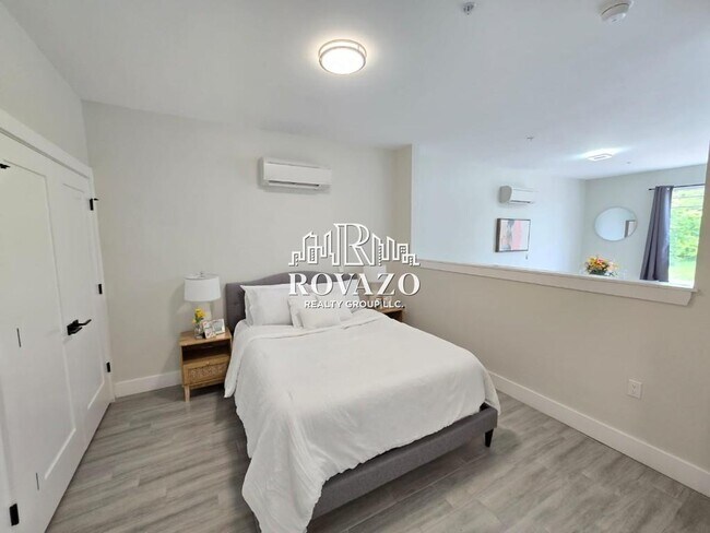 Foto del edificio - 130 Ellis Ave