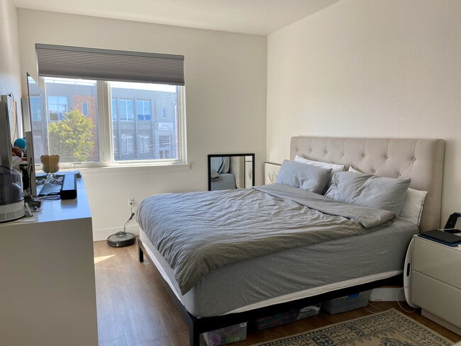 Master Bedroom - 3275 Peralta St