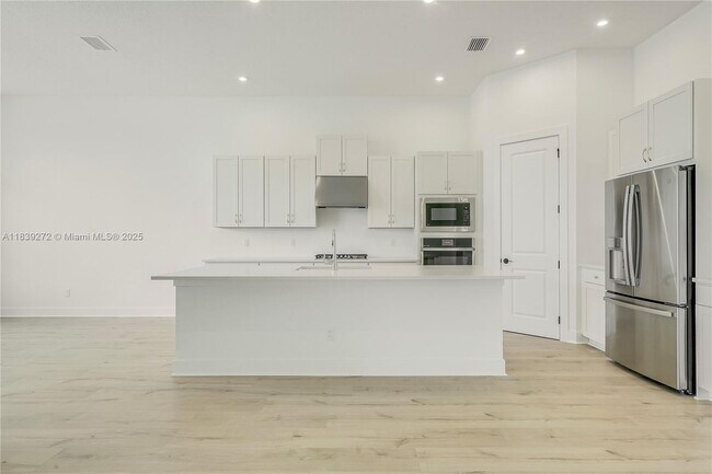 Foto del edificio - 9512 St. Germain Dr