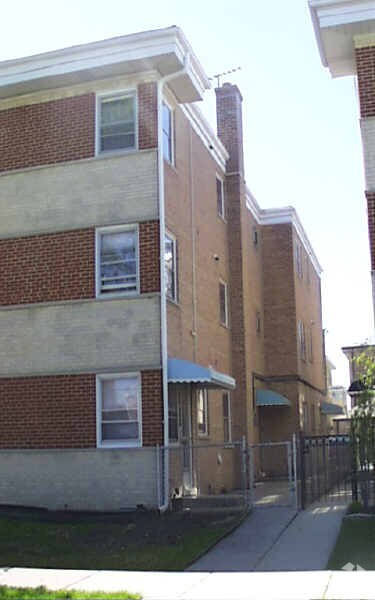 Primary Photo - 8221 W Enger Ln