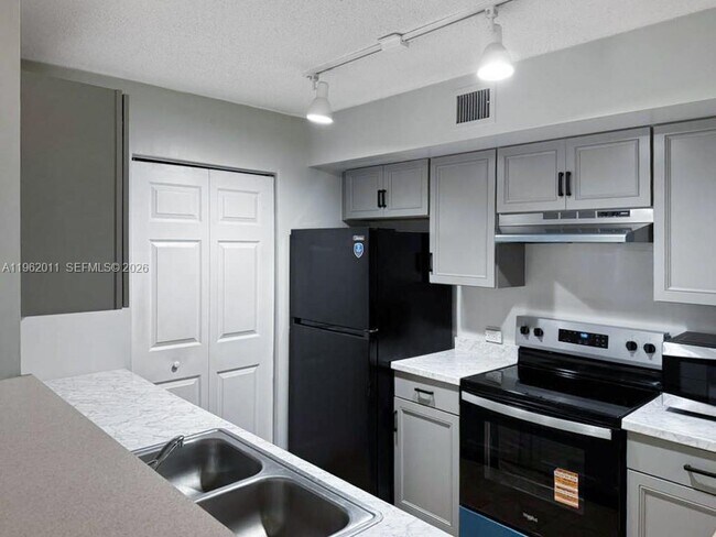 Foto del edificio - 11133 SW 8th St