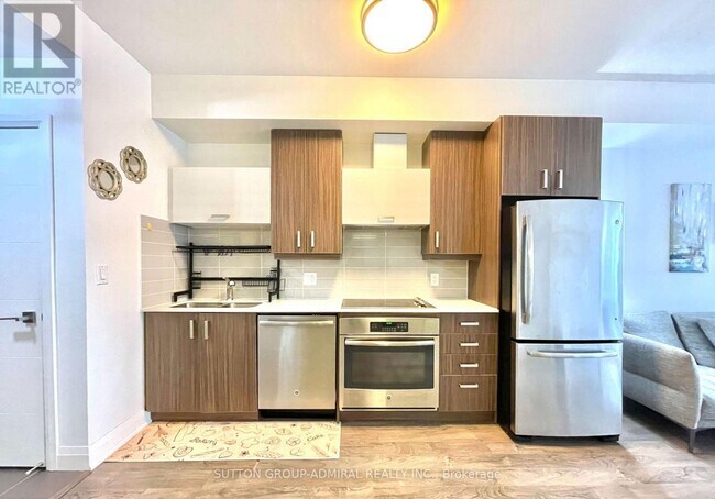 Photo du bâtiment - 18 Uptown Dr