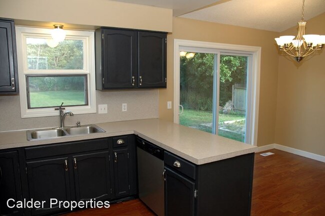 Building Photo - 3 br, 2 bath House - 4704 Flying Eagle Dr SE