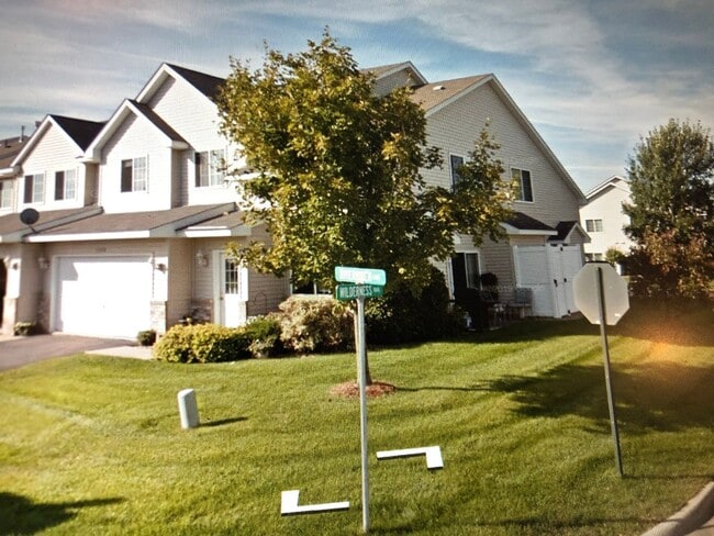 Building Photo - 17320 River Birch Ln