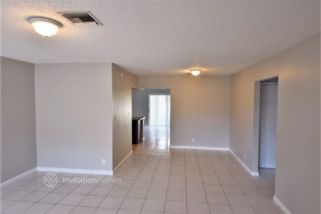Building Photo - 3901 NW 110th Ave