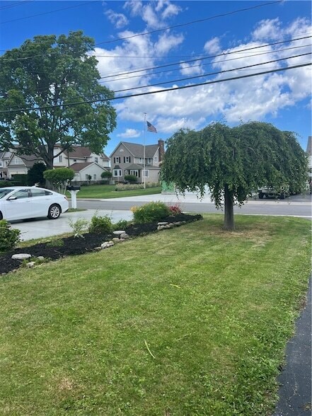 Foto del edificio - 2331 Edgemere Dr