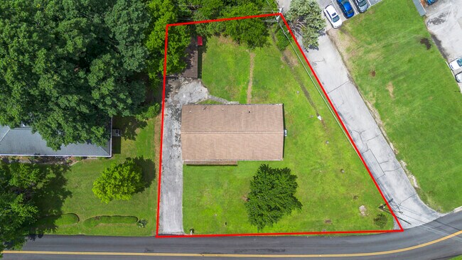 Building Photo - 1331 Phils Dr