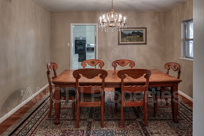 Foto del edificio - 16 Larkwood Ln