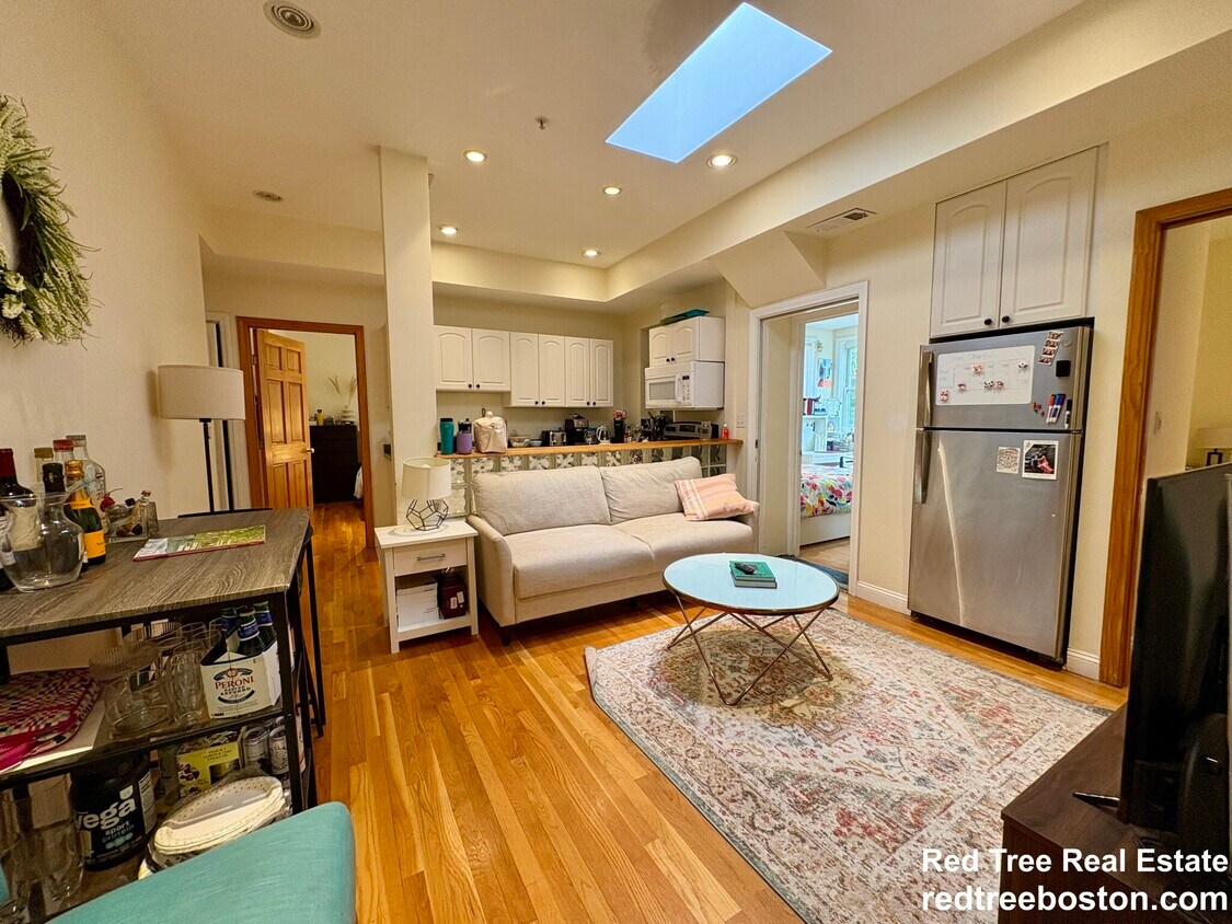 Foto principal - 1815 Beacon St