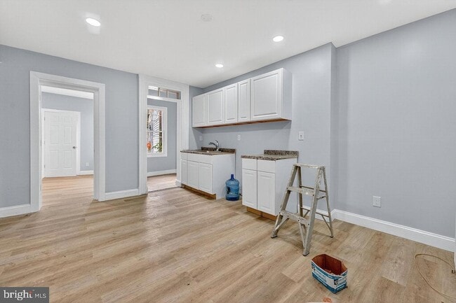 Building Photo - 11 N Willow St