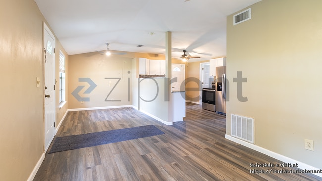 Building Photo - 1584 Selma Ave