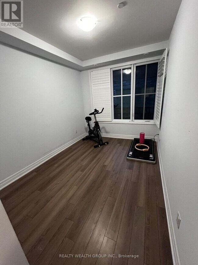 Building Photo - 665 Cricklewood Dr.