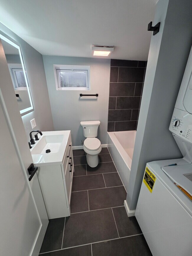 Foto del edificio - 1887 Washington Street Ext