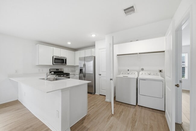 Building Photo - 7335 Greenbriar Cayon Ln