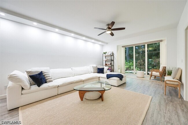 Foto del edificio - 859 Tanbark Dr