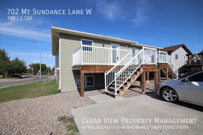 Photo du bâtiment - ?? Spacious & Bright FULL DUPLEX in Sunrid...