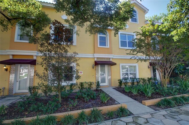 Building Photo - 218 7th Ave N