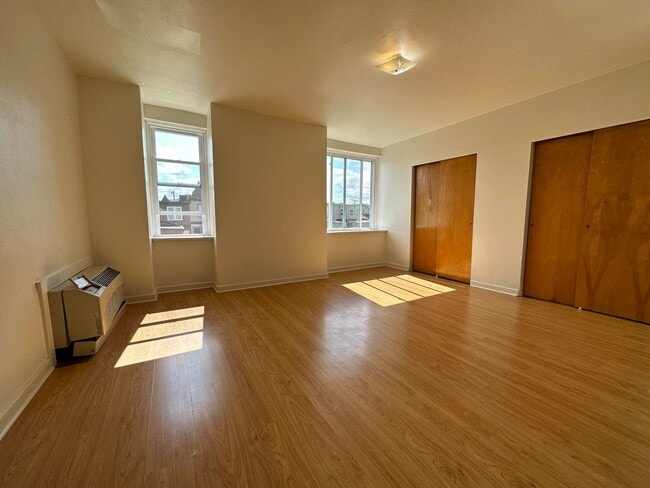 Photo - Huge Two Bedroom Apartment on Dawson Stree...