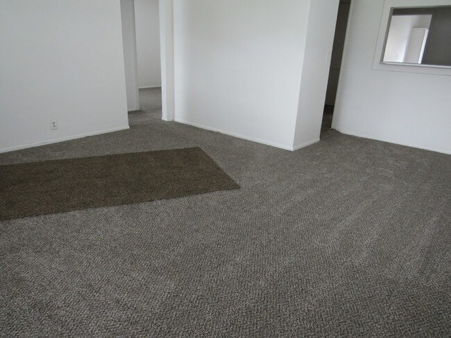 Building Photo - *SELF SHOW AVAILABILITY* 2313 N Delphos