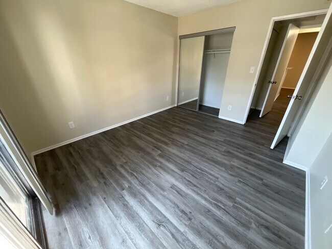 Interior Photo - 951 S. Oxford