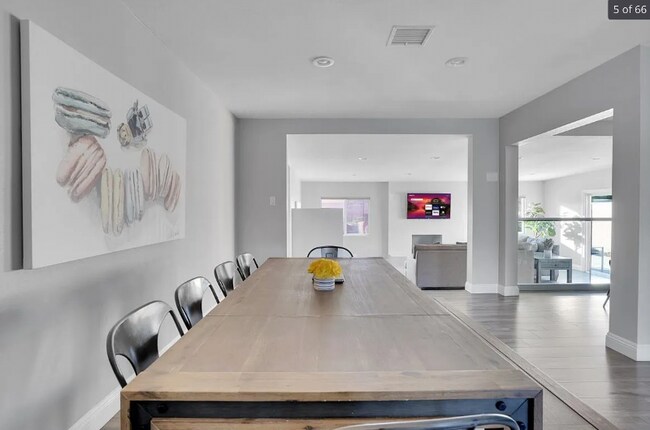 Foto del edificio - 11461 West St