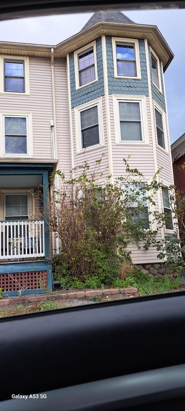 Building Photo - 407 Lafayette Rd Building Photo - 407 Lafayette Rd