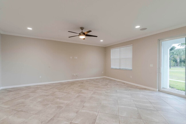 Building Photo - 12837 Trevi Isle
