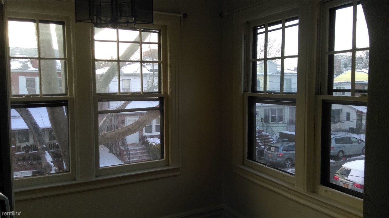 Foto principal - 2151 E 22nd St