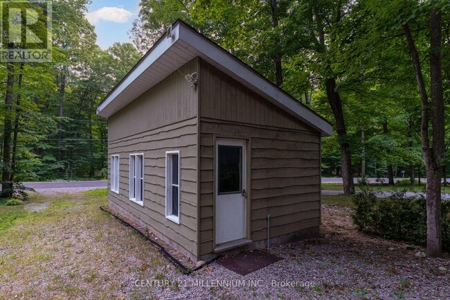 Building Photo - 105 Silver Birch Dr