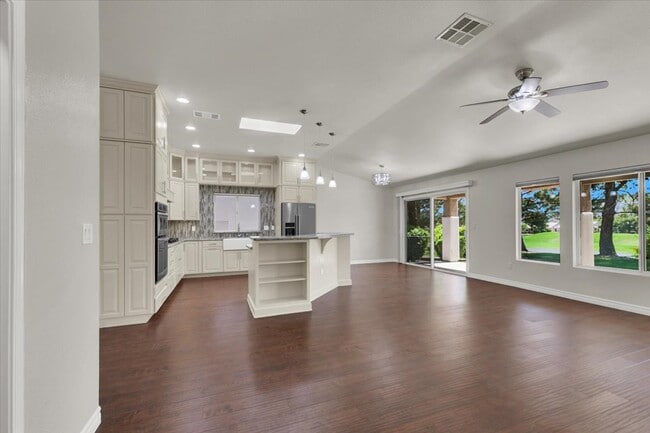 Building Photo - 2105 Eagle Watch Dr