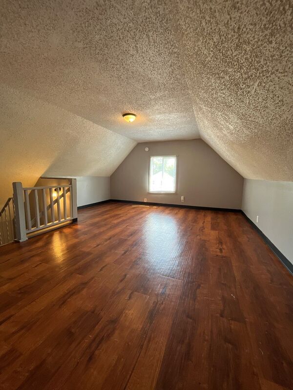 Building Photo - 1215 Peach St