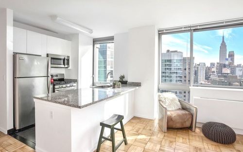 Building Photo - 455 W 37th St