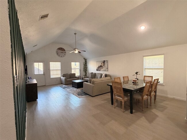 Building Photo - 21106 Kirkland Woods Dr