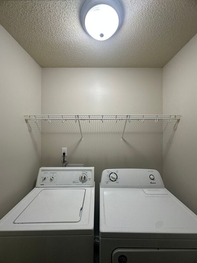 Foto del edificio - Sandy Oak Subdivision.