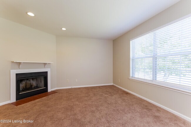 Foto del edificio - 8700 Avondale Ct