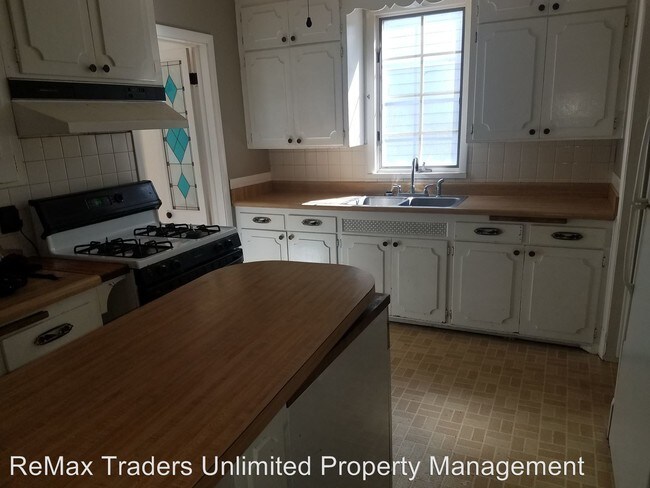 Building Photo - 3 br, 2 bath House - 900 Fairoaks