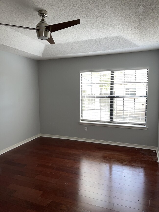 Foto del edificio - 1215 E Brainerd St