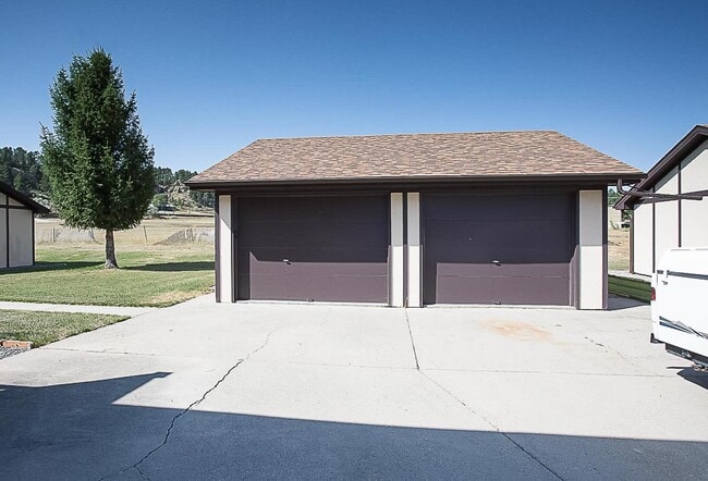 Building Photo - 386 Moccasin Trl