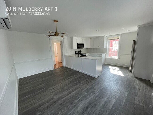 Building Photo - 20 N Mulberry St