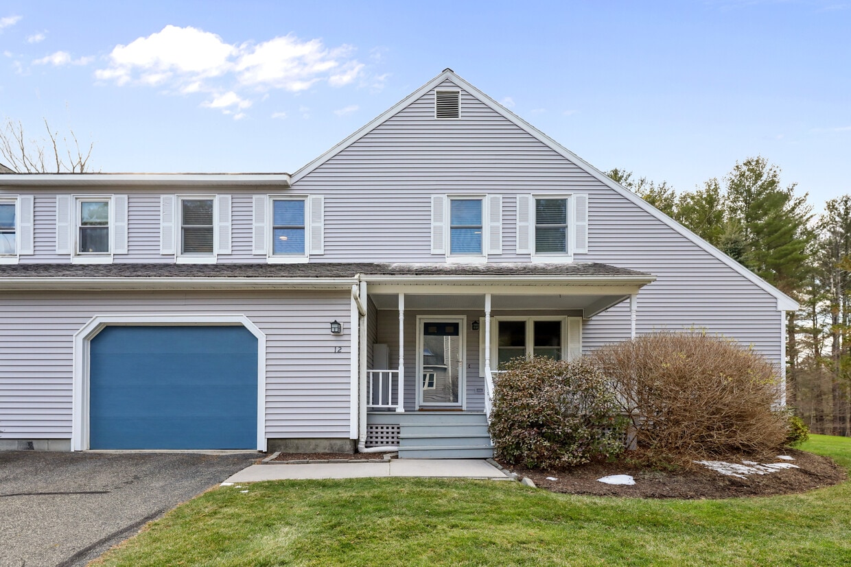 Front View of Unit - 12 Applewood Ln