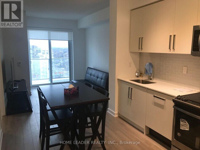 Photo du bâtiment - 5180 Yonge St