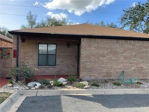 Building Photo - 14 Gumwood Ave
