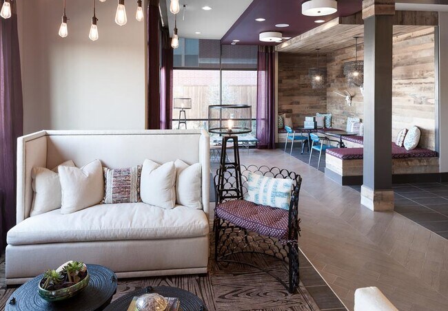 Building Photo - Really Cool 2 Bed Apartment
